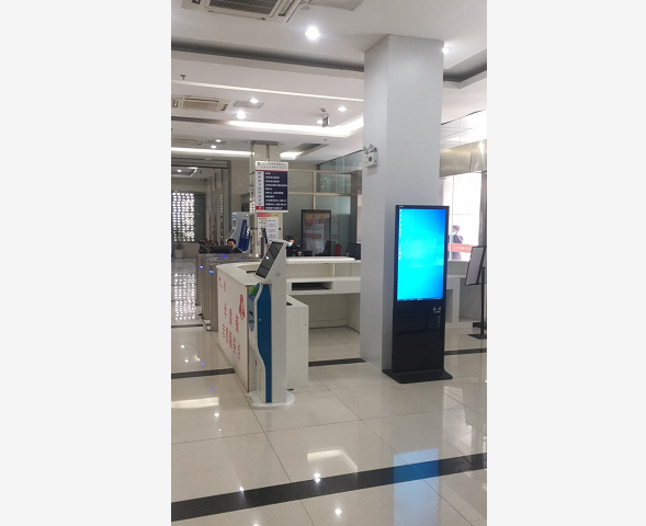 宣城涇縣政務中心43寸立式查詢機，帶刷二代身份證功能